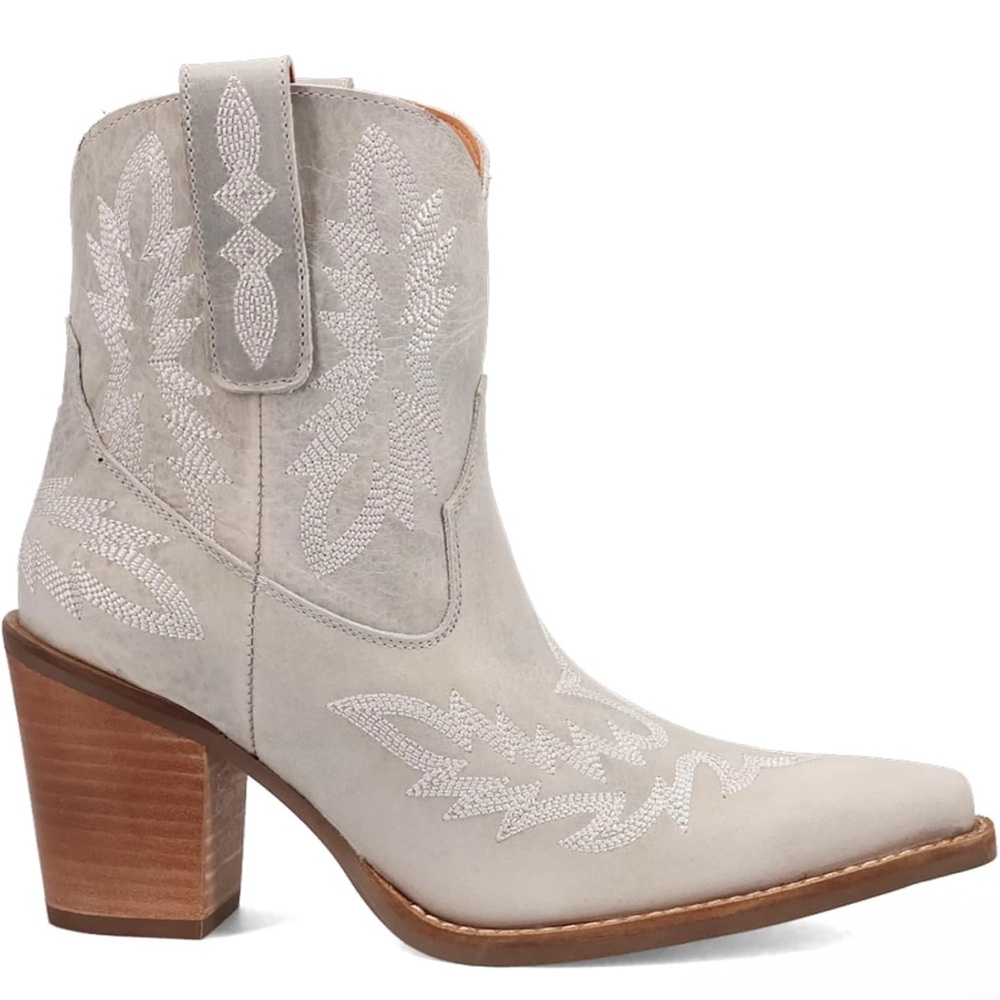 DINGO 
ROCKY TOP LEATHER BOOTIE NWOT SIZE 9